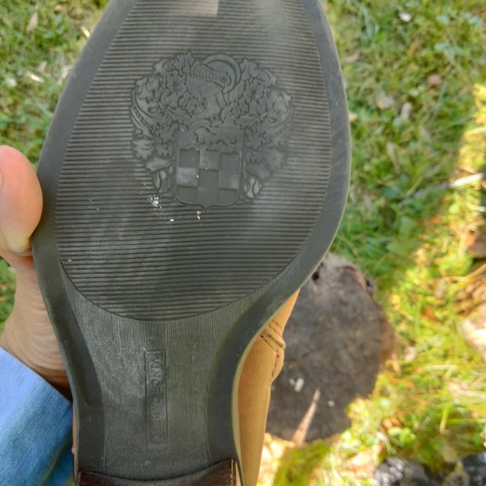 SOLD! UGG Boots in size W8 - Picture 4 of 4